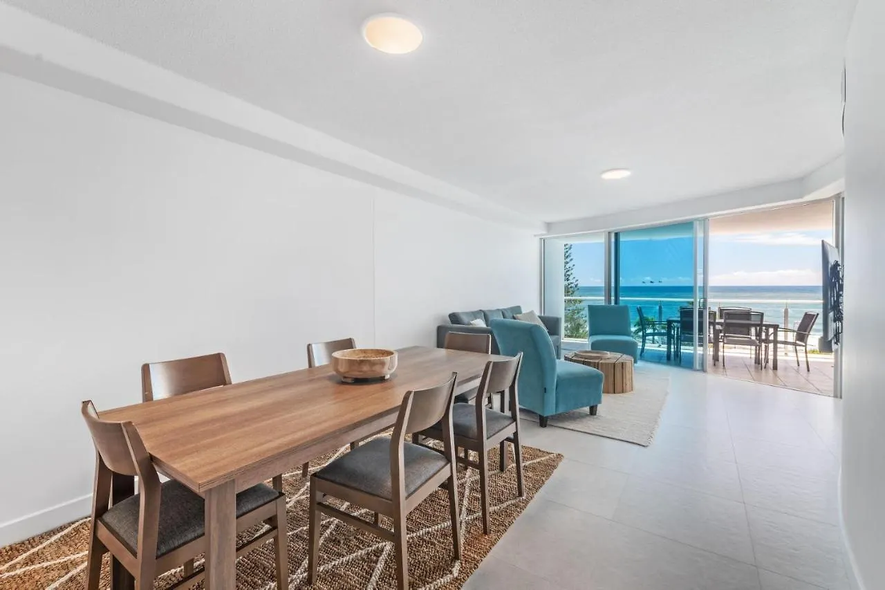 Sirocco 404 Luxurious 3 Bedroom Unit, Ocean Front Mooloolaba