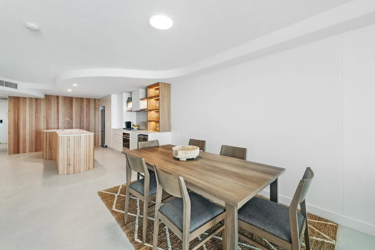 Sirocco 404 Luxurious 3 Bedroom Unit, Ocean Front Mooloolaba